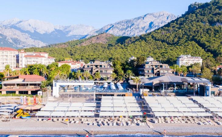 Sailors Beach Club