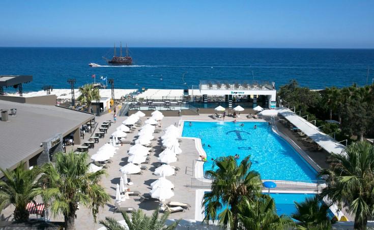 Sailors Beach Club
