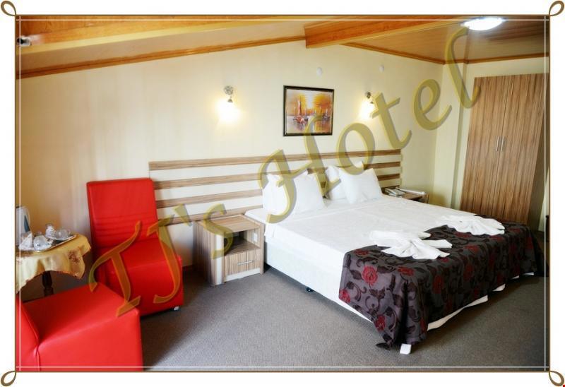 Tj's Tour & Hotel