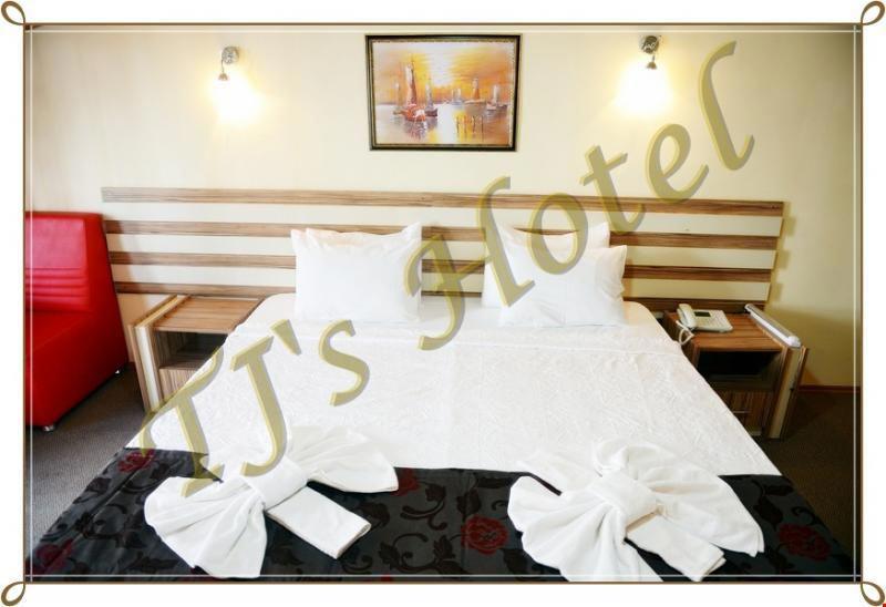 Tj's Tour & Hotel