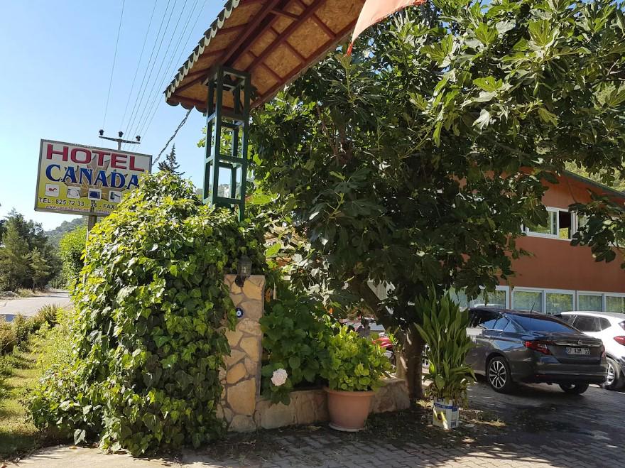 Canada Hotel & Bungalows