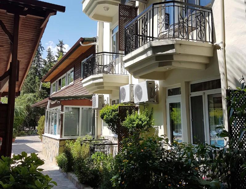 Canada Hotel & Bungalows