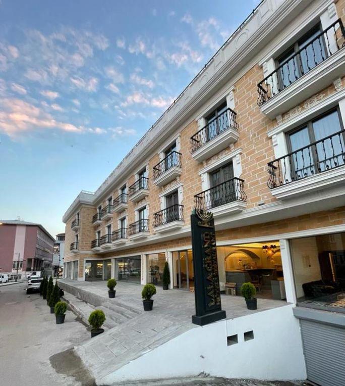 Lala Grand Hotel