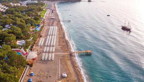 Pirates Beach Club