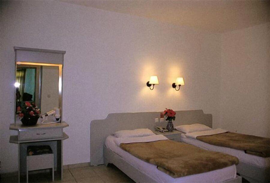 Kleopatra Aytur Apart