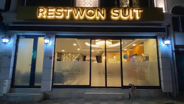 Restwon Suit