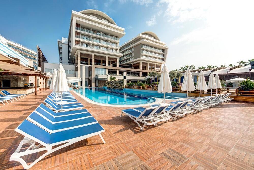 Adenya Hotel & Resort
