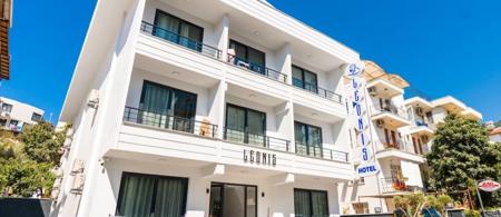 Leonis Hotel