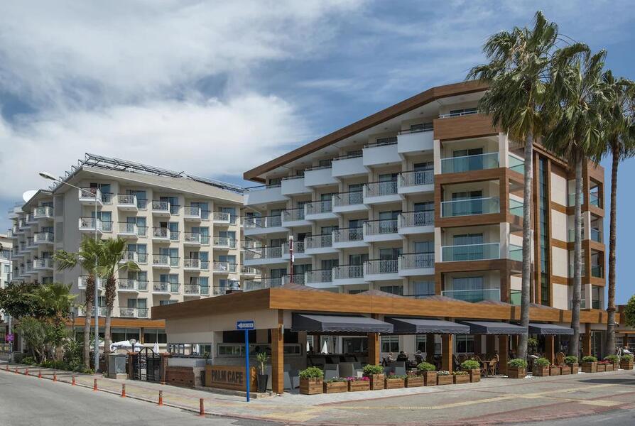 Riviera Hotel & Spa