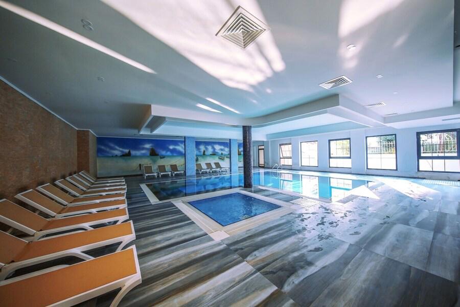 Sey Beach Hotel & Spa