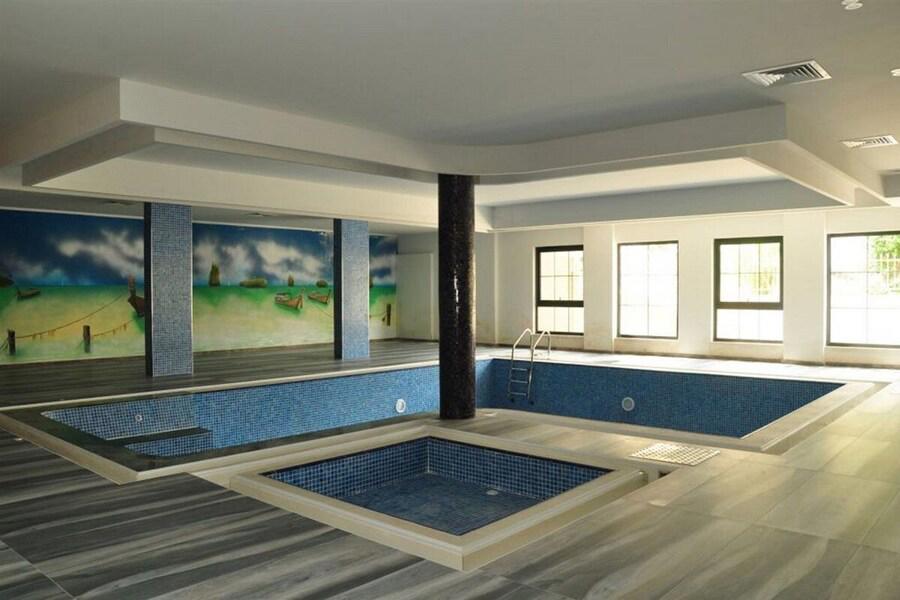 Sey Beach Hotel & Spa