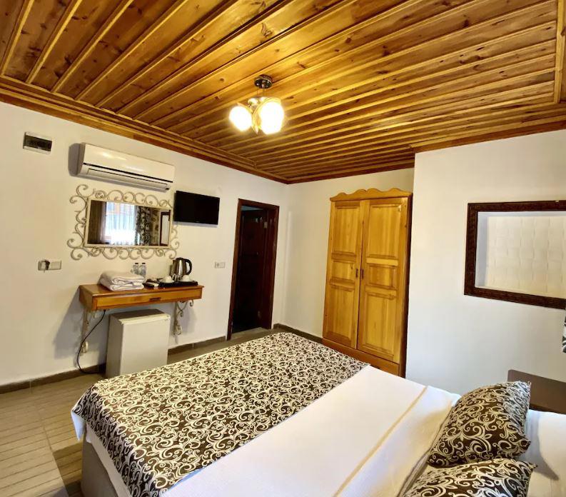 Famous Family Hotel