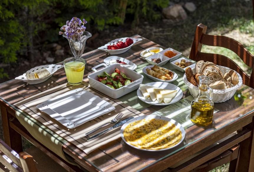 Ayışığı Otel Cunda