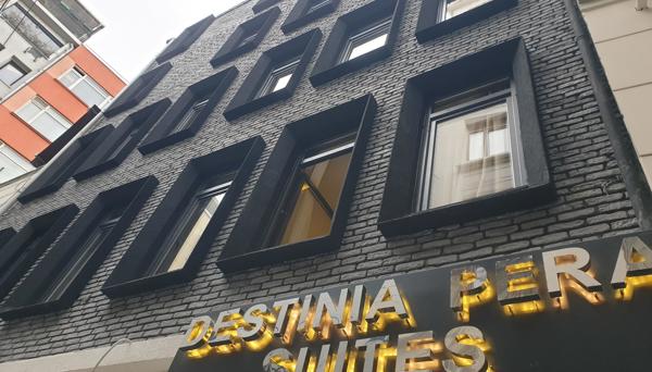 Destinia Pera Suites