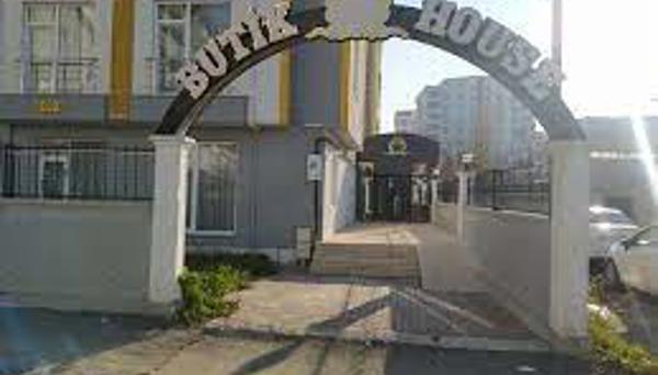 Butik House By Babaei Van