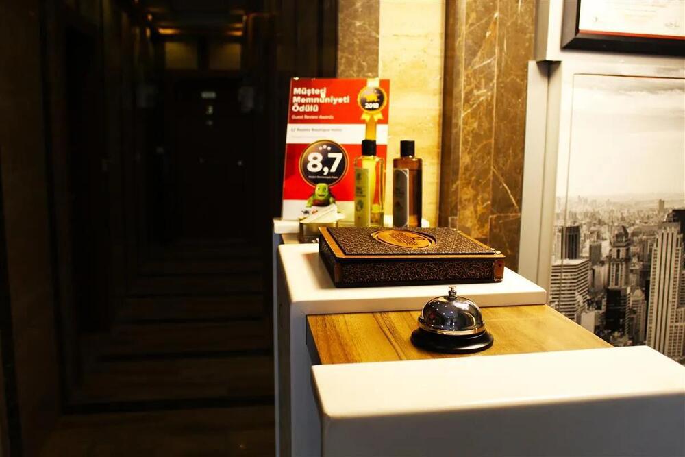 12 Rooms Butik Hotel