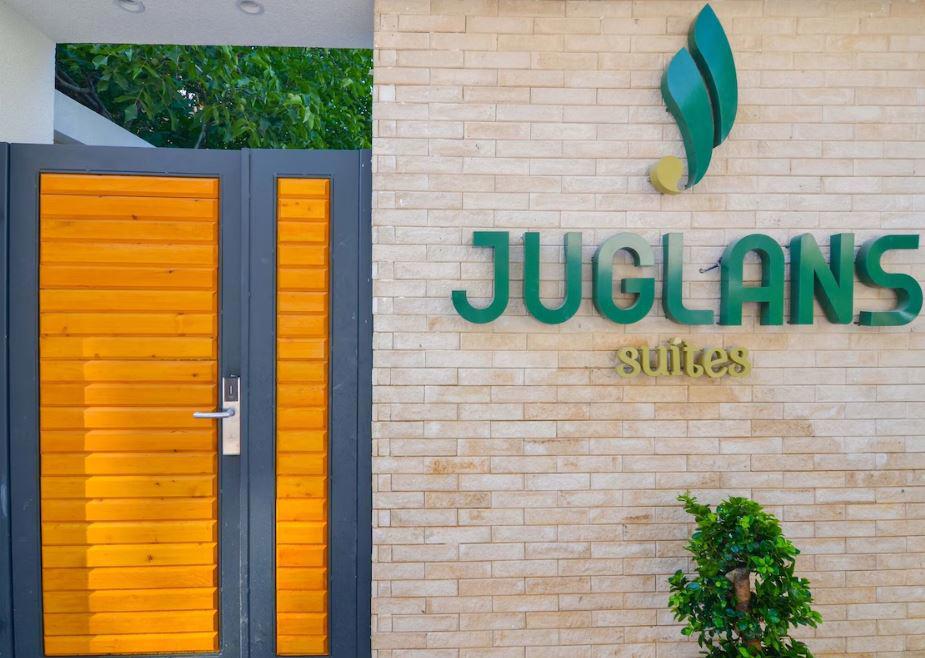 Juglans Suites