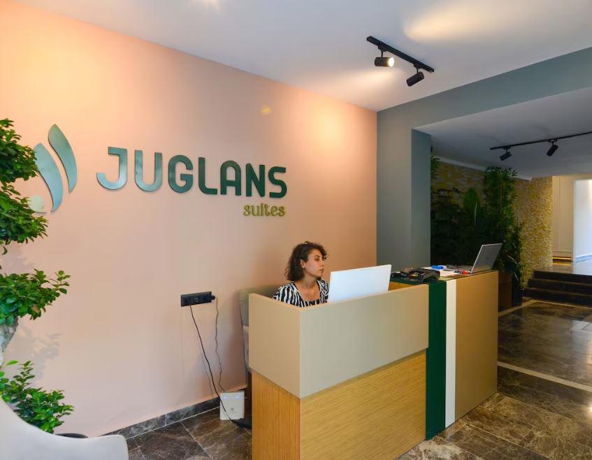 Juglans Suites