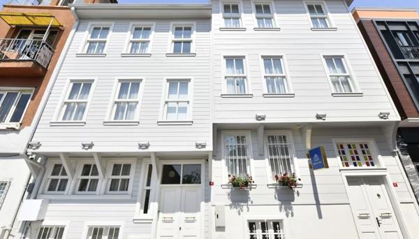 Agras Hotel