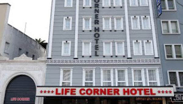 Life Corner Hotel