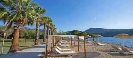 Chillos Beach Hotel & Lounge