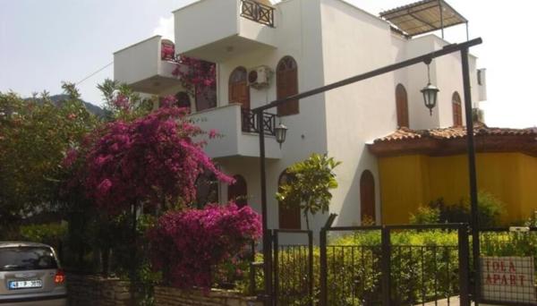 Tolan Apartments
