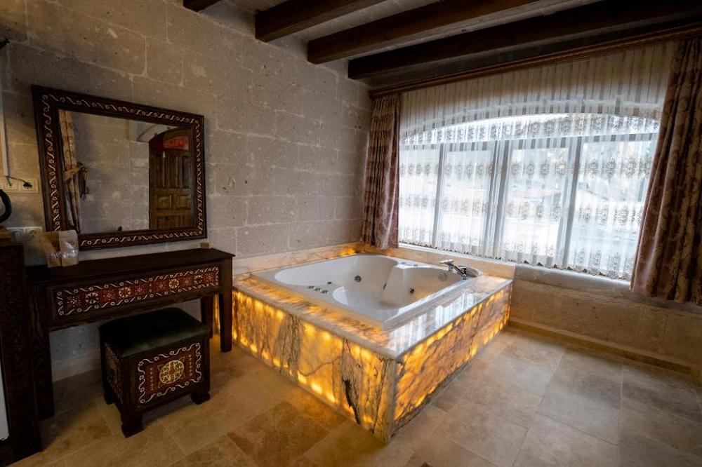 Underground Cave Suites Hotel