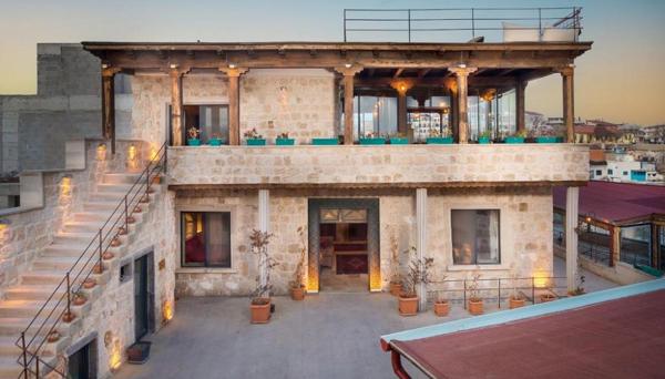 Megaron Cave Hotel
