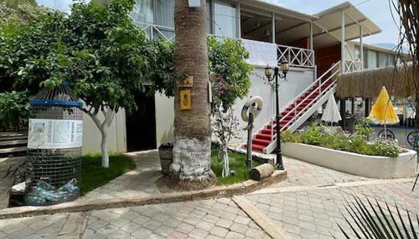 Golden Life Sand Beach & Karavan Hotel