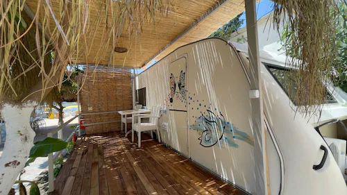 Golden Life Sand Beach & Karavan Hotel
