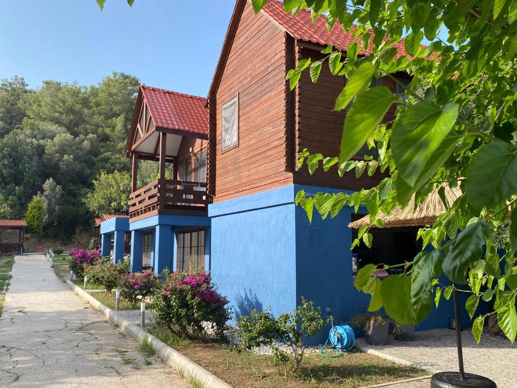 Dada Bungalows