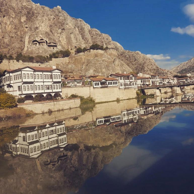 Mor Salkım Konağı Amasya