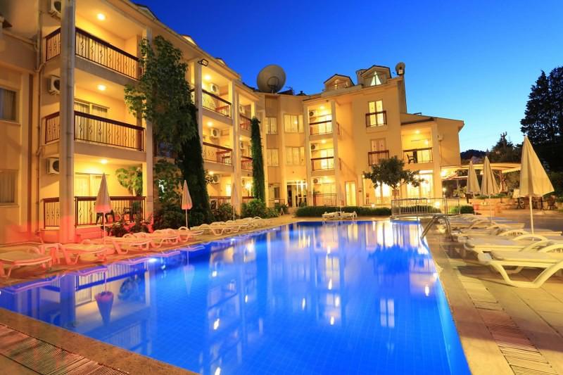 Club Amaris Apartments
