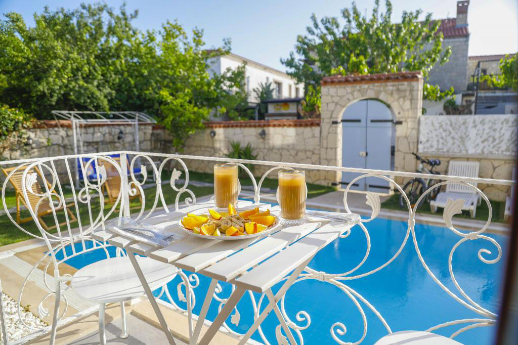 Limoni Alaçatı