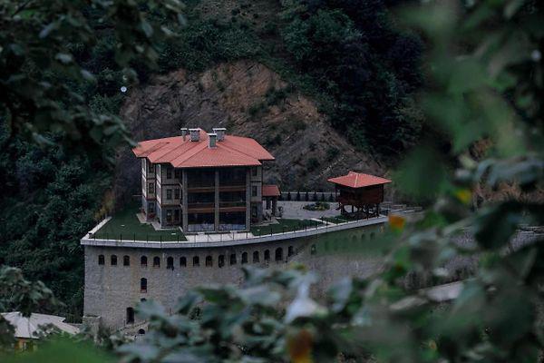 Hakoni House