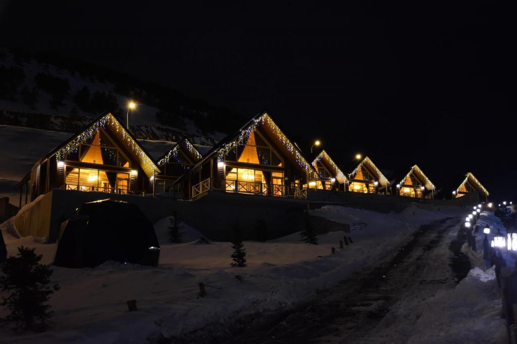 Snow Dora Villa