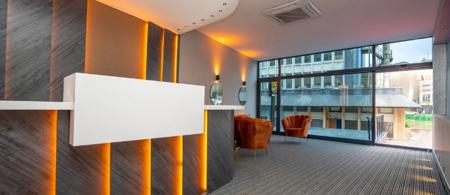 Center Suite