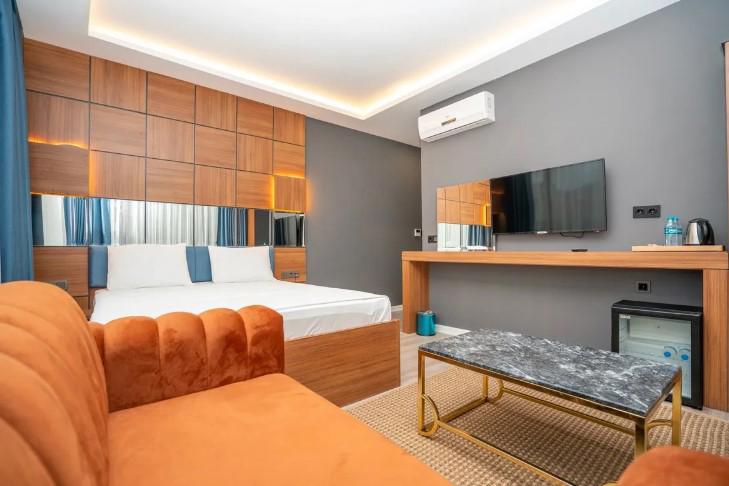 Center Suite