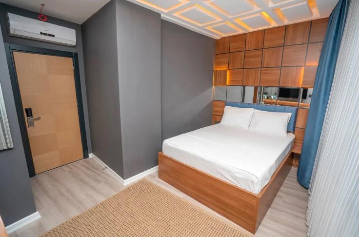 Center Suite