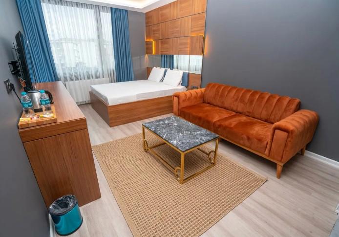 Center Suite