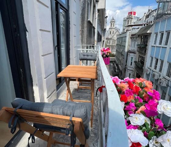 Golden Door Hotel