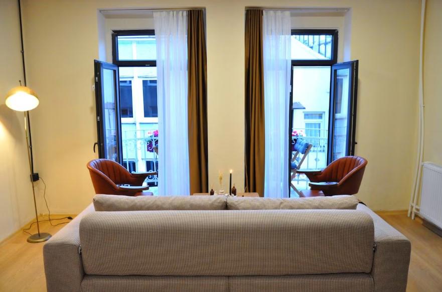 Golden Door Hotel