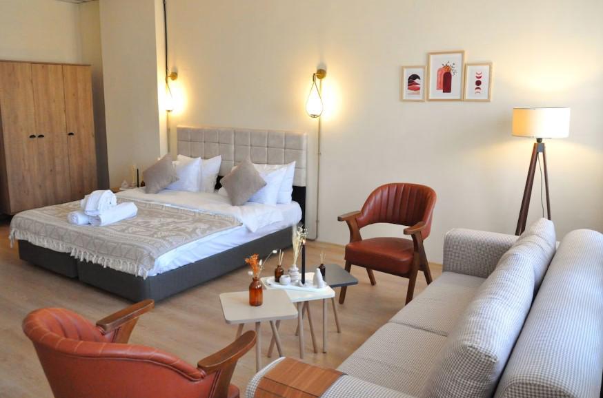 Golden Door Hotel