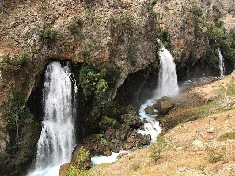 Kapuzbaşı Şelalesi Baştürk Dinlenme Tesisi