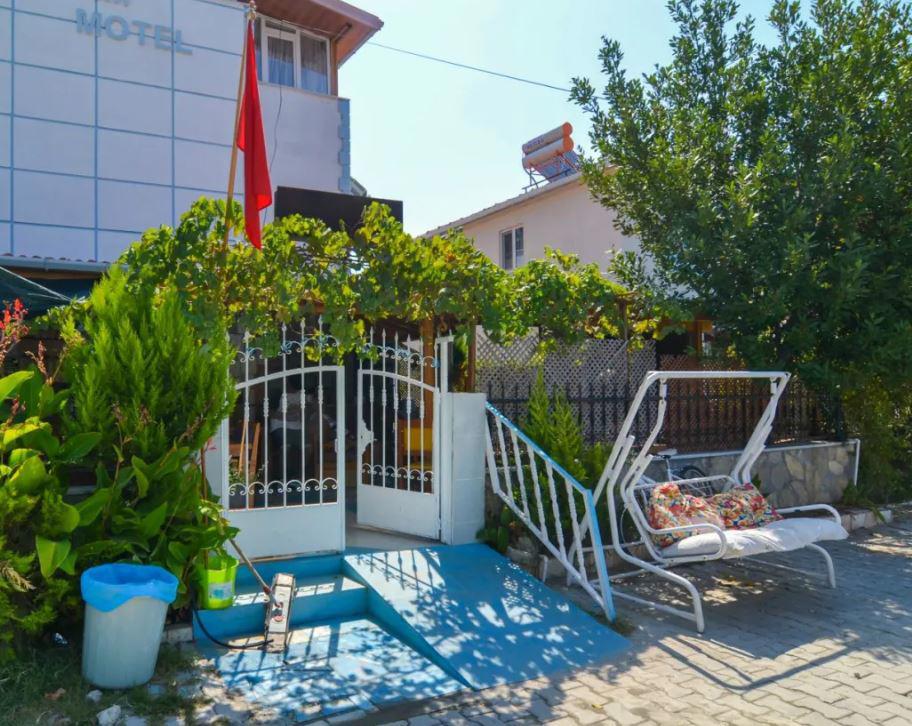 Esram Motel