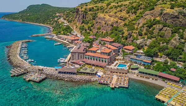 Assos Kervansaray