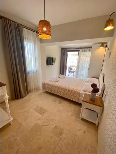 Serez Alaçatı by La Mira