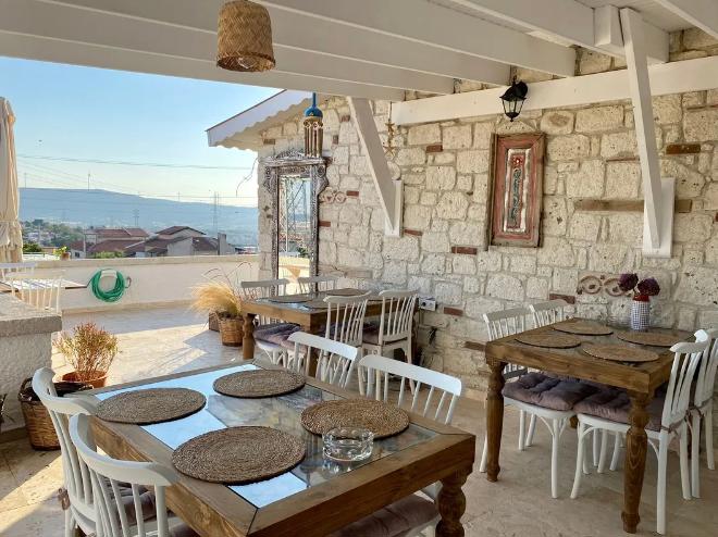 Serez Alaçatı by La Mira