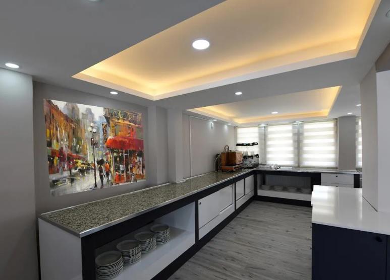 Raindrop Hotel