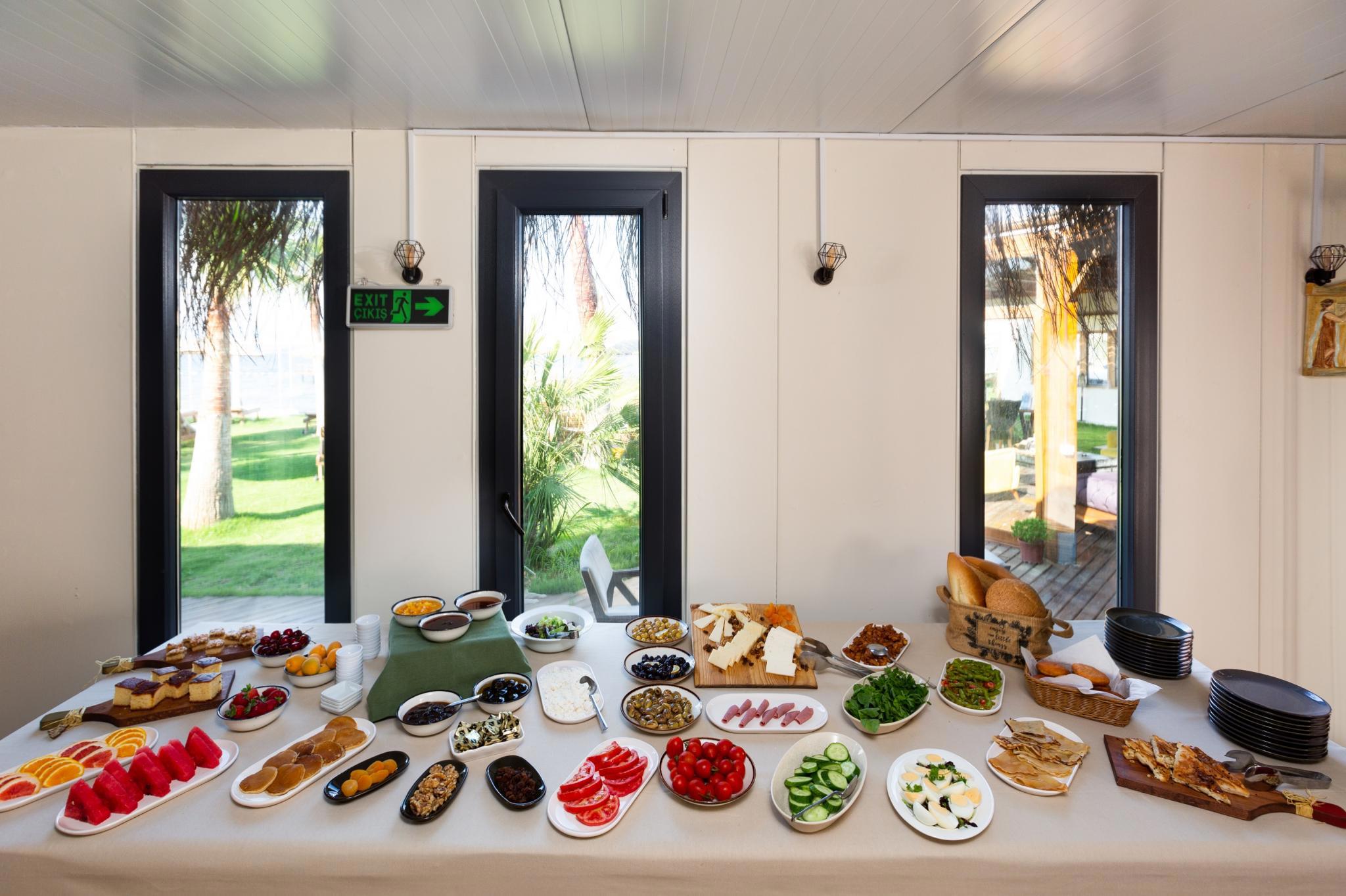 Anda Beach Bistro Rooms